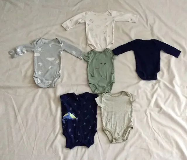 Roupas tipo body para bebês recém nascidos. Usadas mas em ótimos estado. Semi novas. - Foto 4