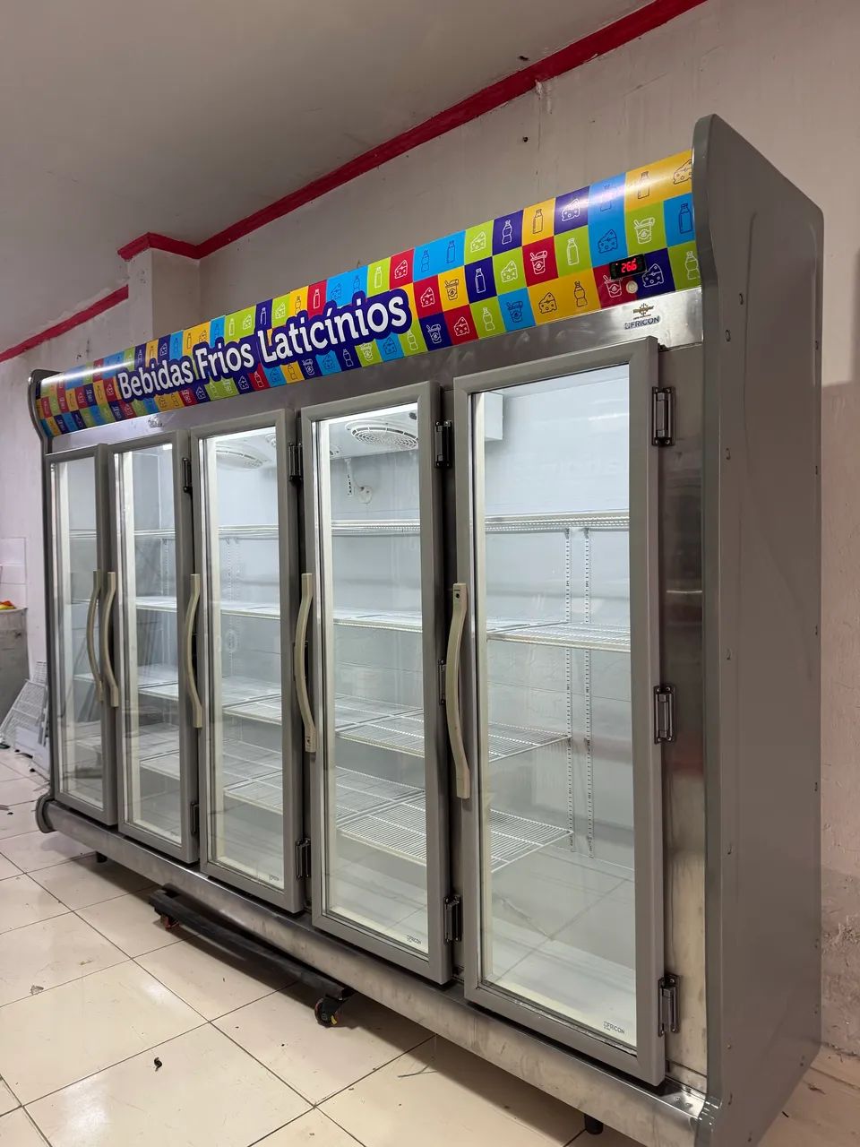 Expositor auto serviço  5 portas Fricon  - Foto 3