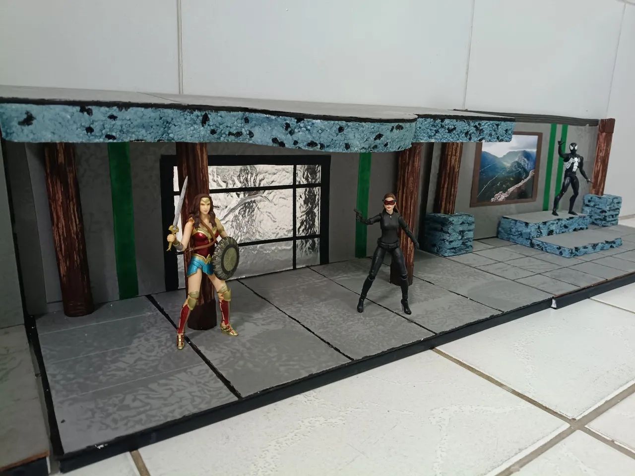 Diorama action figures