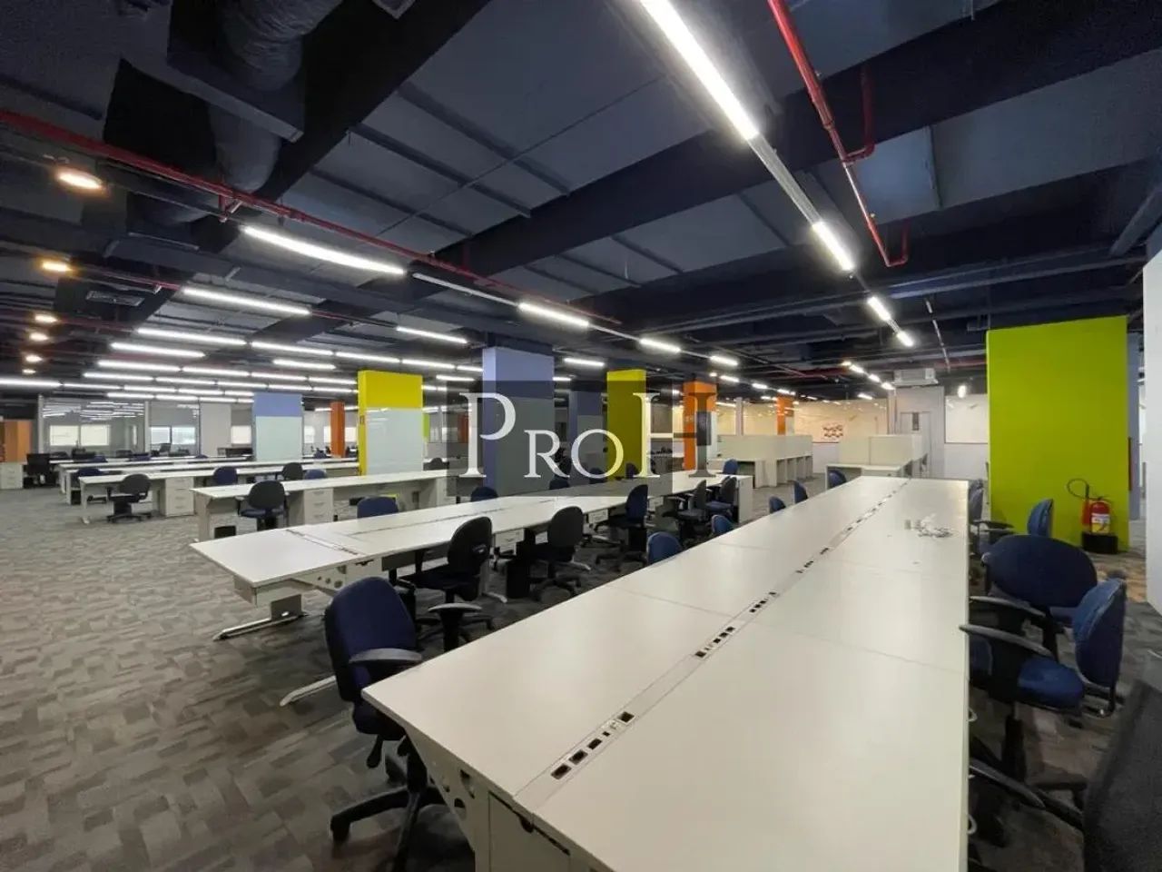 Sala comercial 1.600m²  R$ 40.000,00