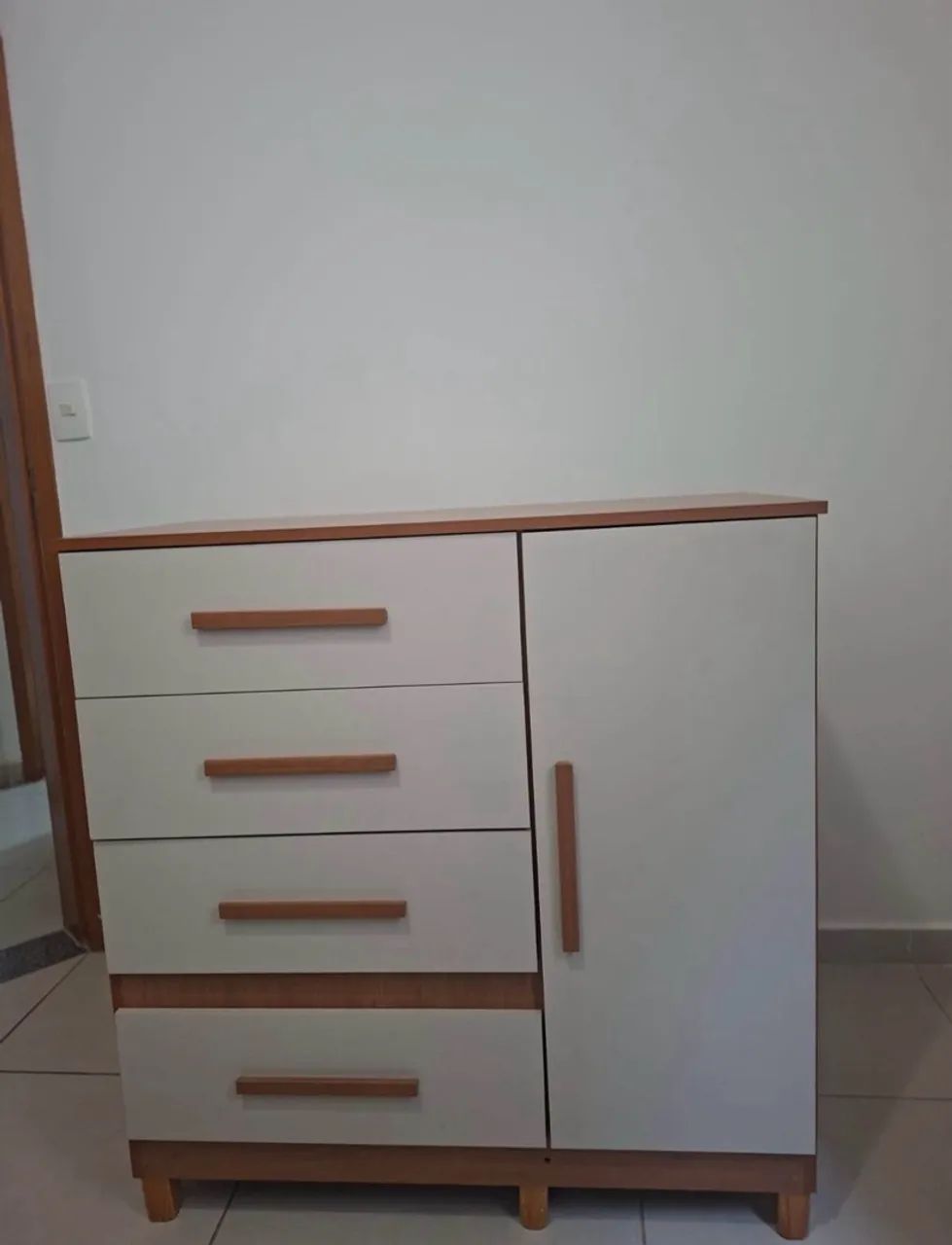 Cômoda 4 gavetas e prateleiras  - Foto 3