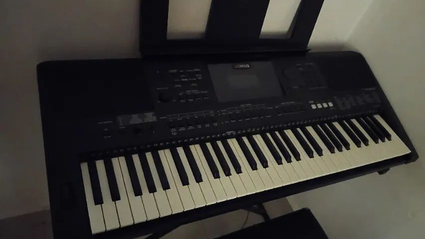 Teclado YAMAHA PSR E453