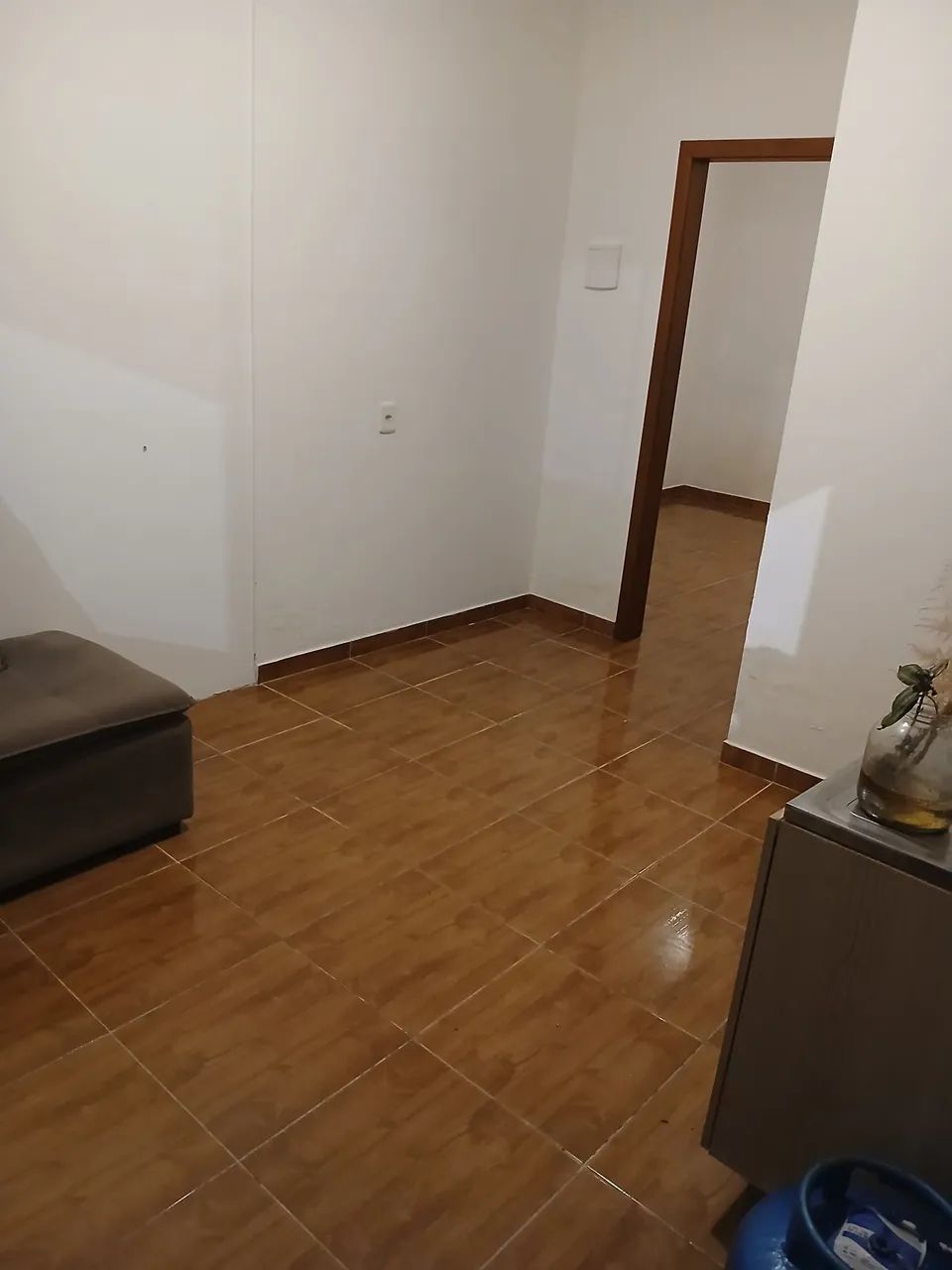 Kitnet com 1 quarto, banheiro, sala com cozinha. Ratones.  - Foto 3