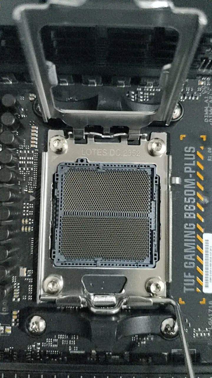 PLACA MAE AM5 B650 ASUS TUF - Foto 5