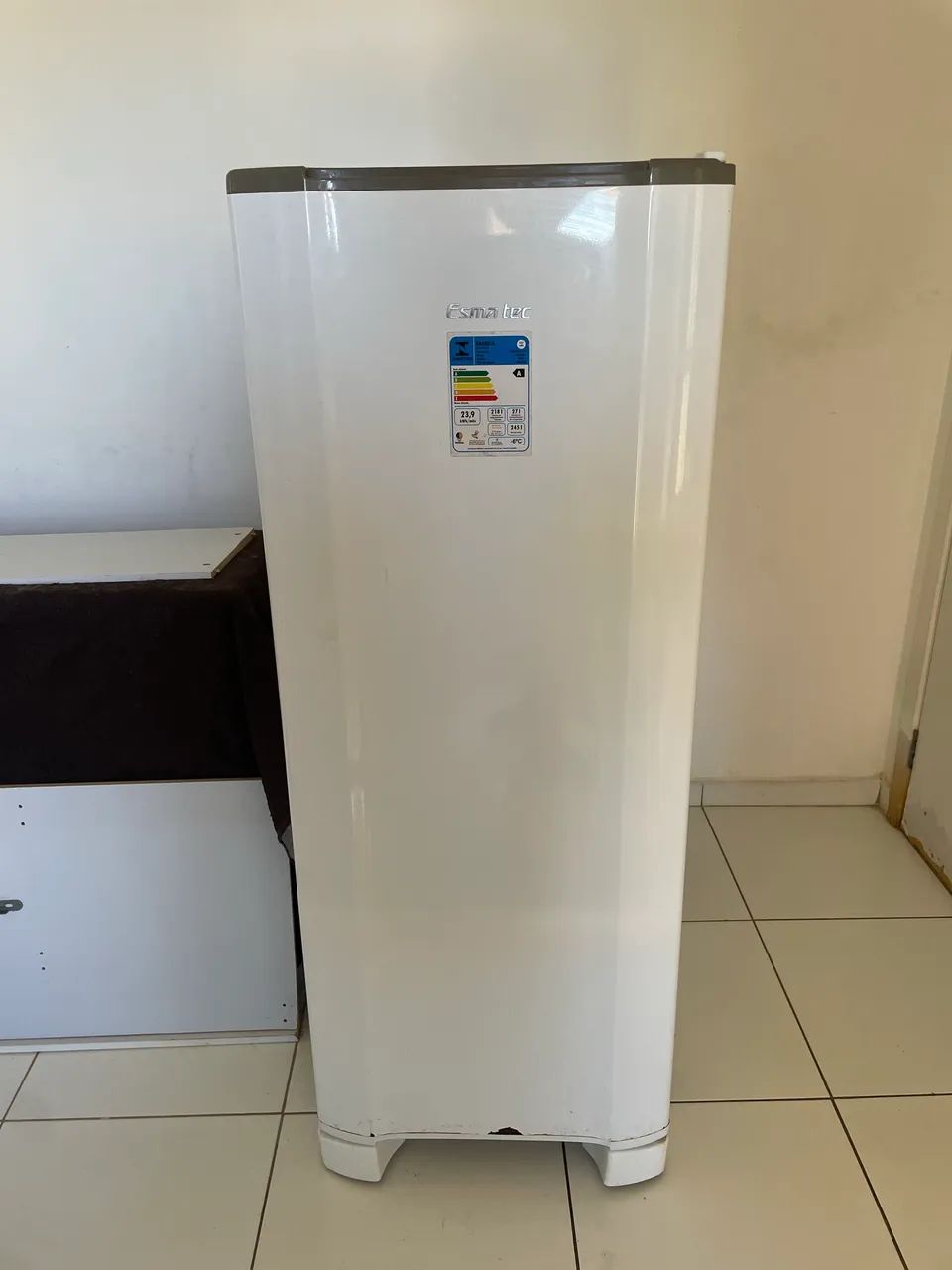 Geladeira Esmaltec - único dono - para conserto - Foto 2