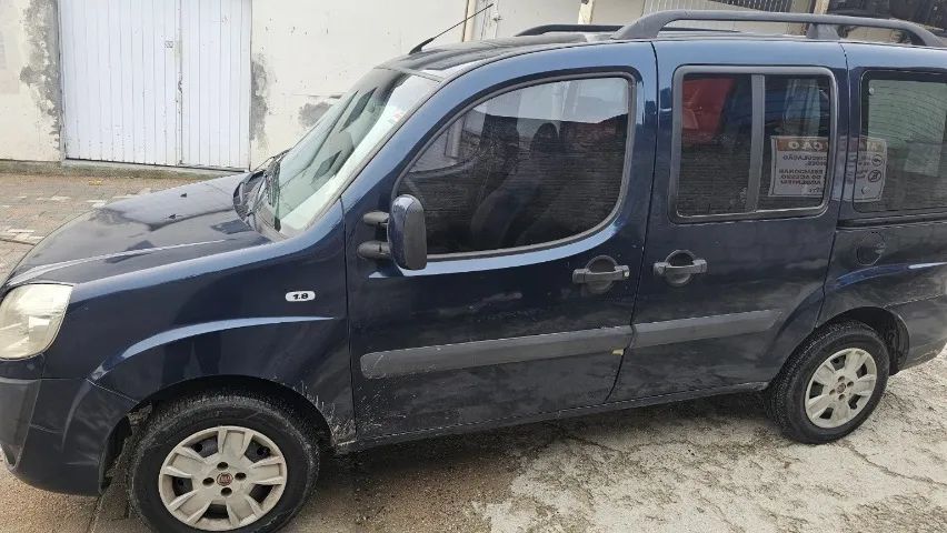 Fiat Doblo Essence 1.8 Flex 16V 5P 2013 - Foto 3