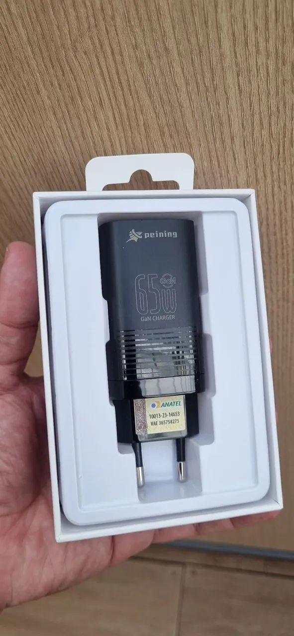 Fonte 65w com 2 tipo c e 1 usb  - Foto 3