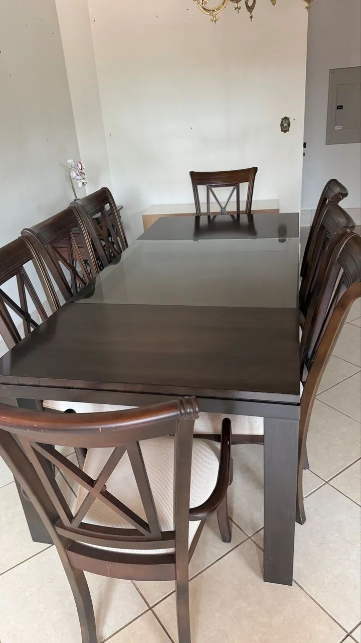 Jogo de nessa com 8 cadeira, em perfeito estado  - Foto 3