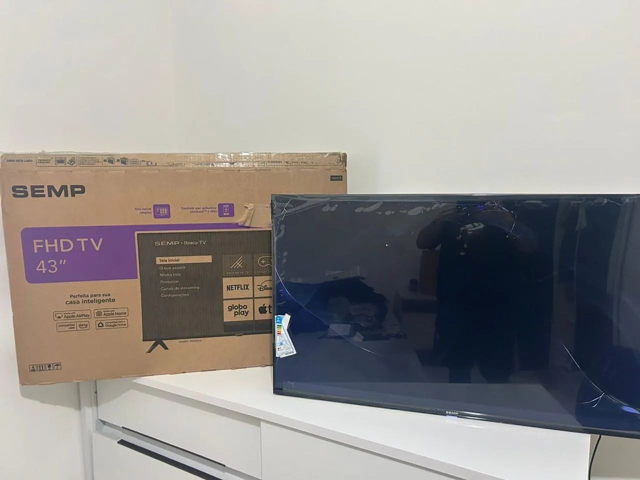Lote de tv com display danificado na caixa - Foto 2