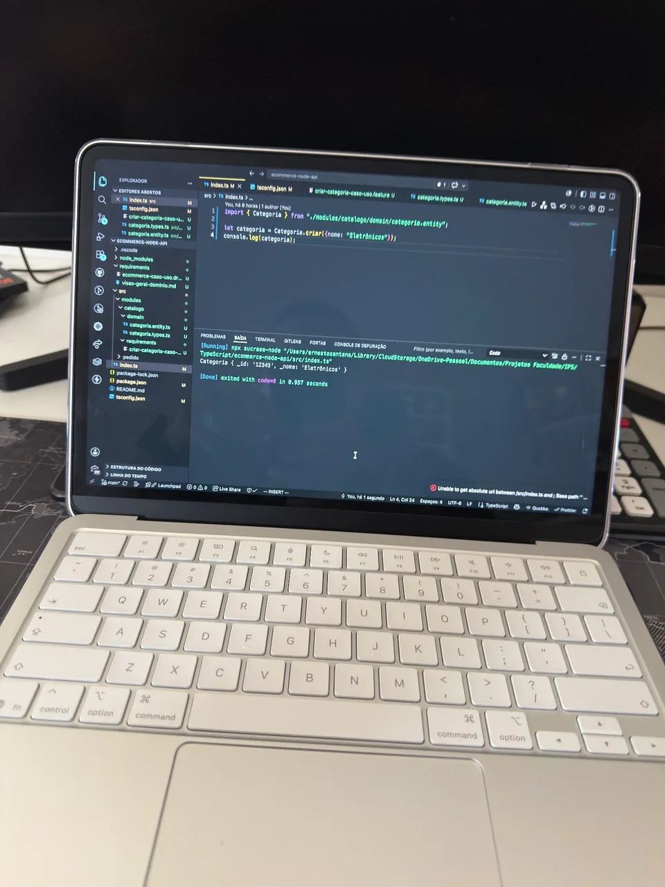 MacBook Neo 256GB Prata - Impecável na Caixa Completa