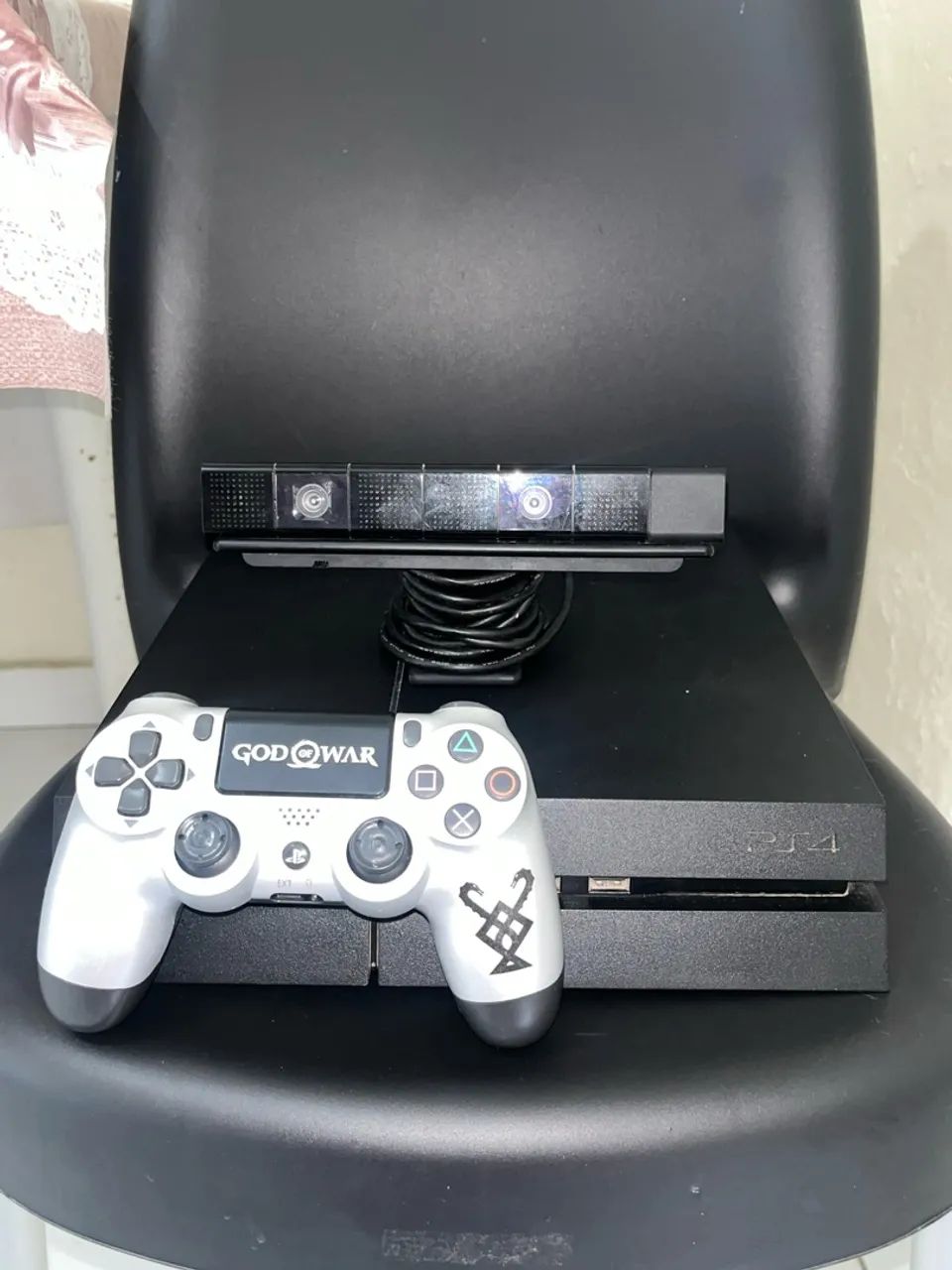 Ps4 completo com controle e uma câmera original do ps4 