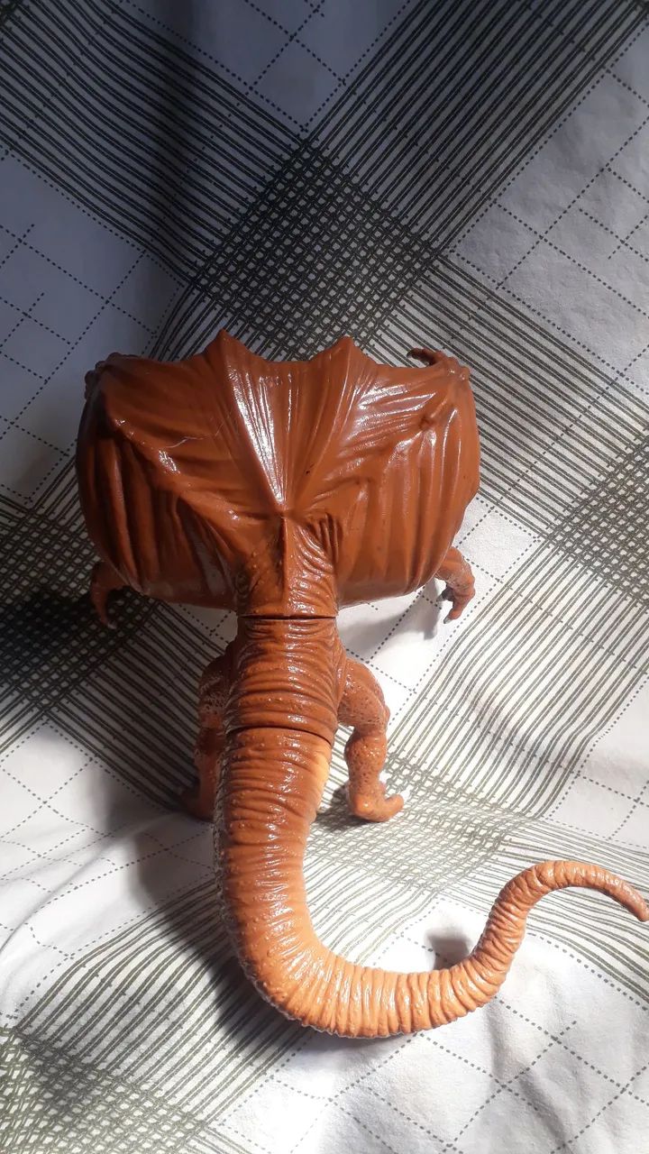 Boneco Ultraman Alien Gerukadon - Foto 3