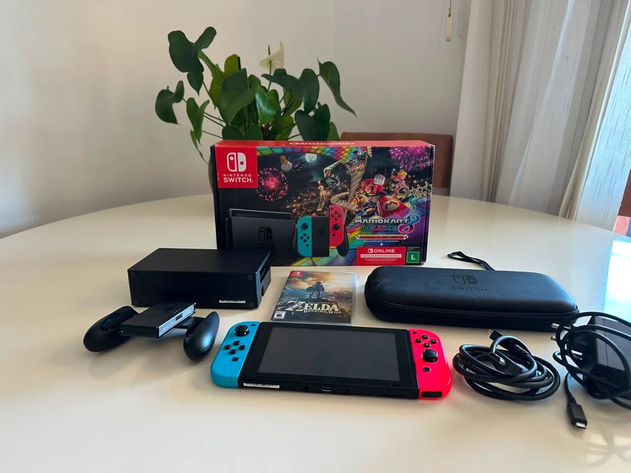 Nintendo Switch + Zelda Breath of The Wild, acompanha cartão de