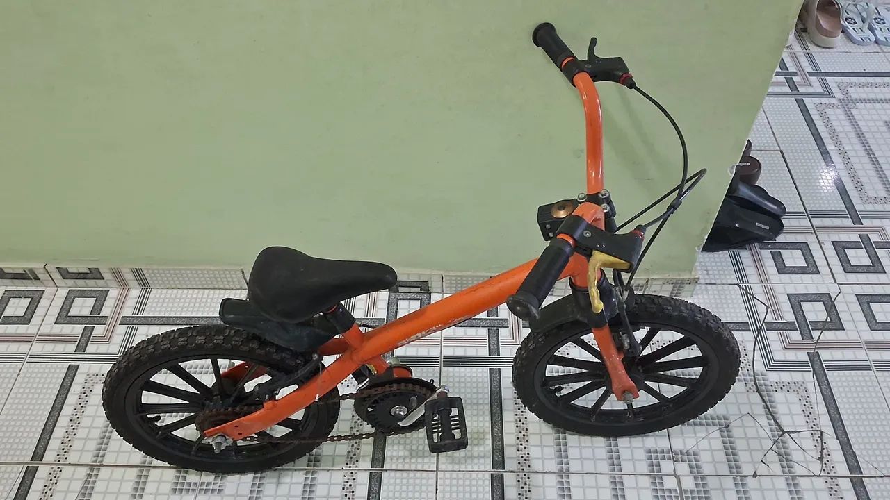 BICICLETA INFANTIL EM ÓTIMO ESTADO - Foto 3