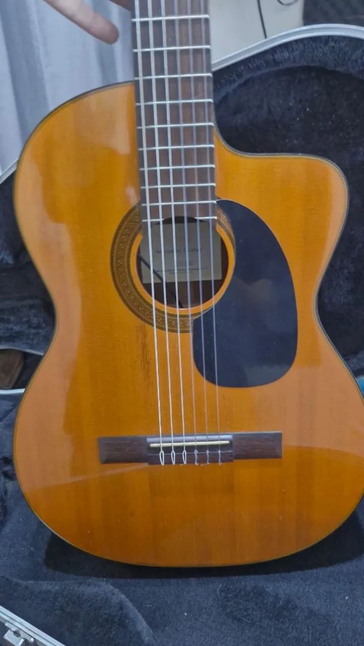 Vendo violão Takamine