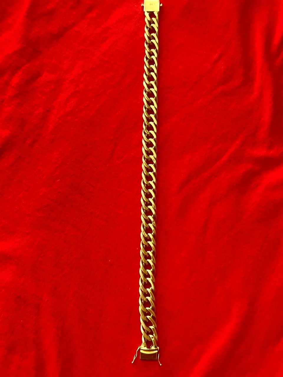 Corrente e pulseira em ouro 18
