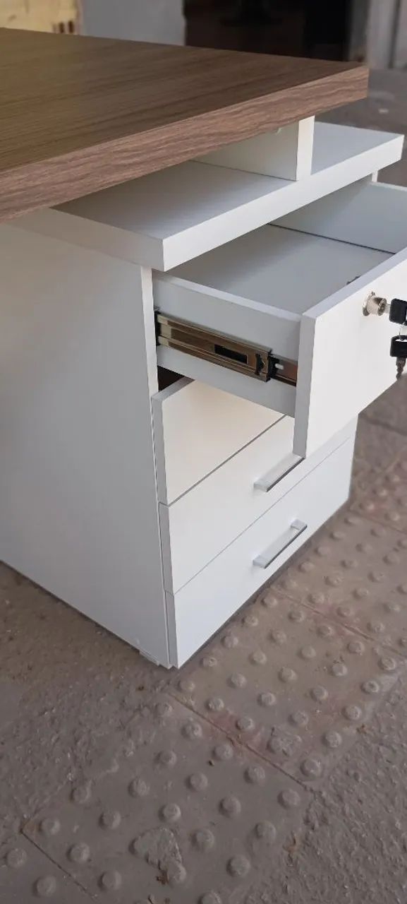 Desk with Drawer Unit65745824180225123