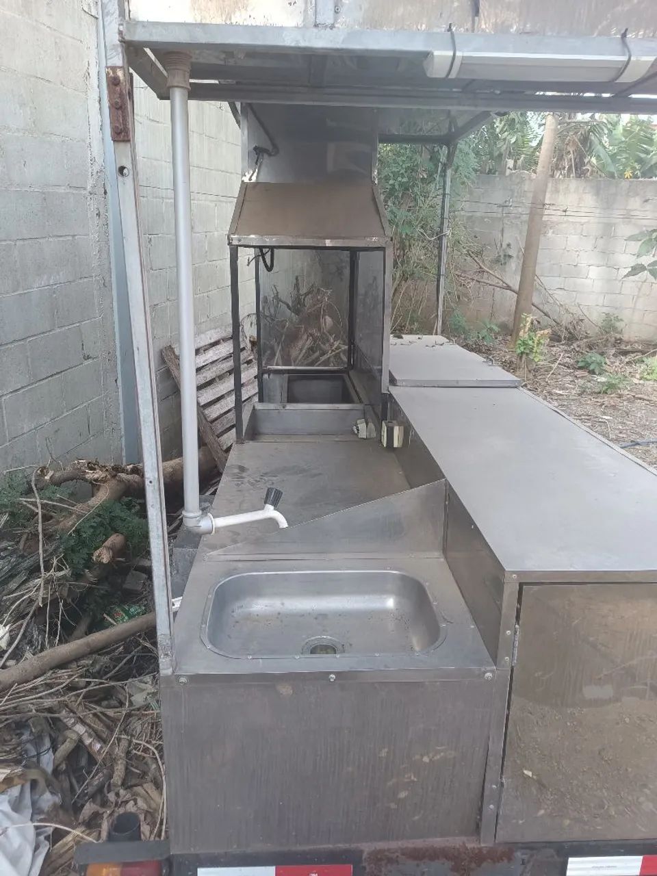 Reboque de churrasco ou lanches 