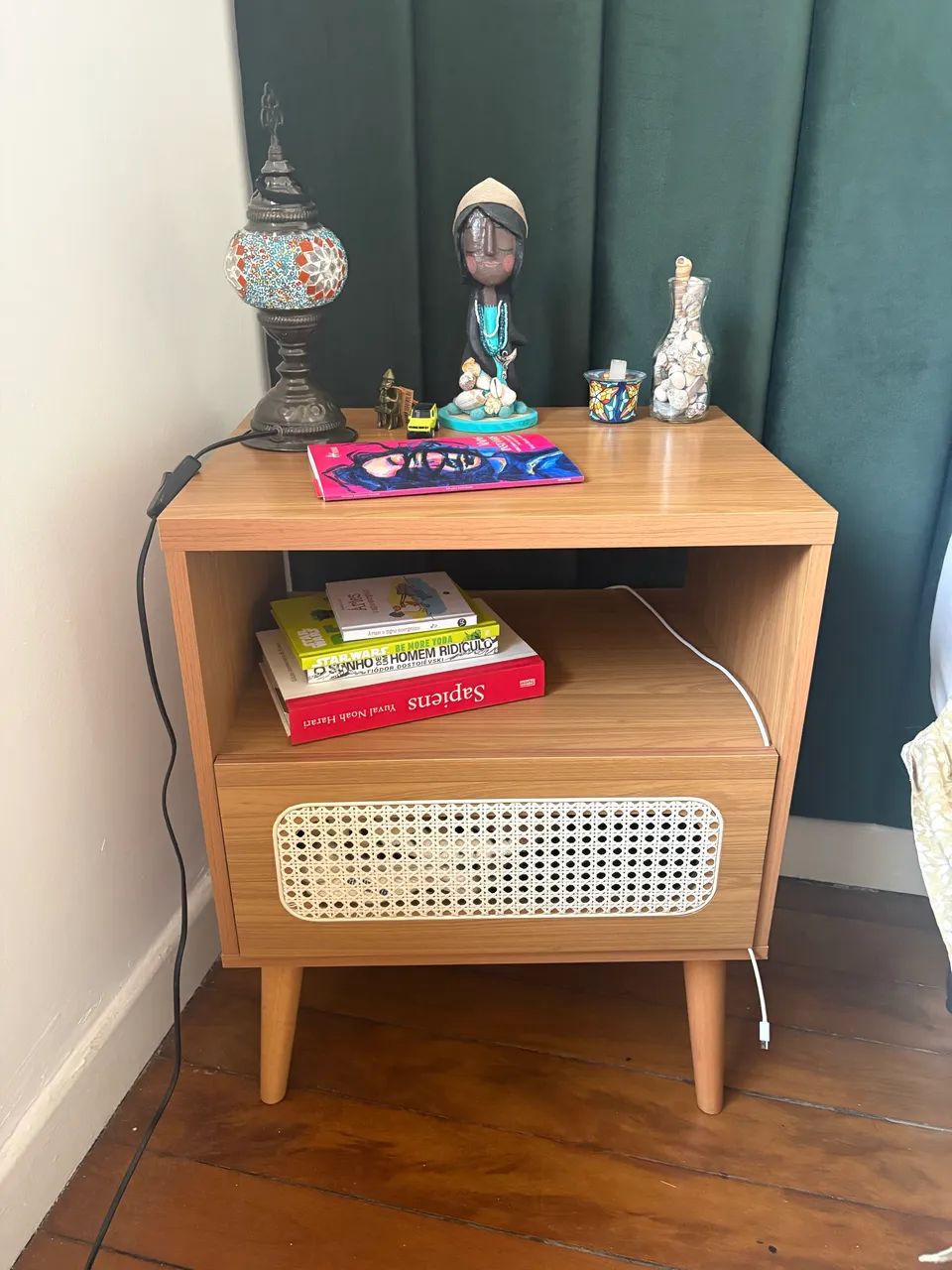 Mesa de cabeceira c gaveta treliça 