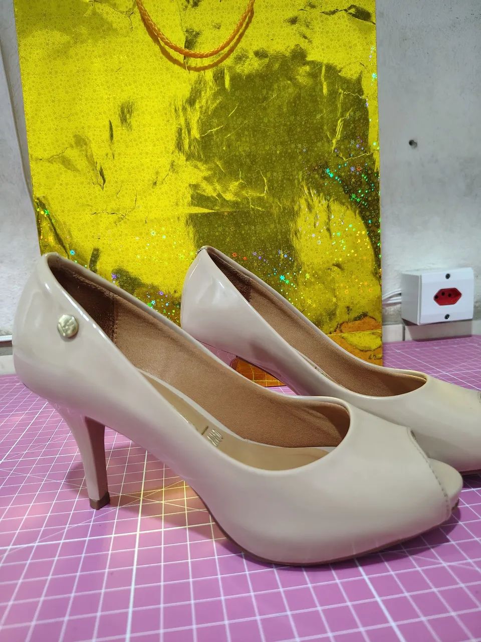 Sapato alto. Modelo: Peep toe, Vizzano, número 36