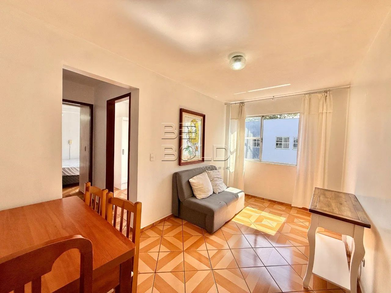 Apartamento com 2 dormitórios na orla de Coqueiros