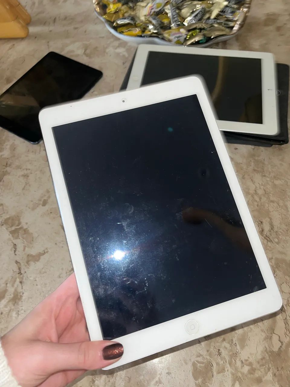 iPad prata air de 1ª geração 16GB, com WI-FI e 4G - Foto 2