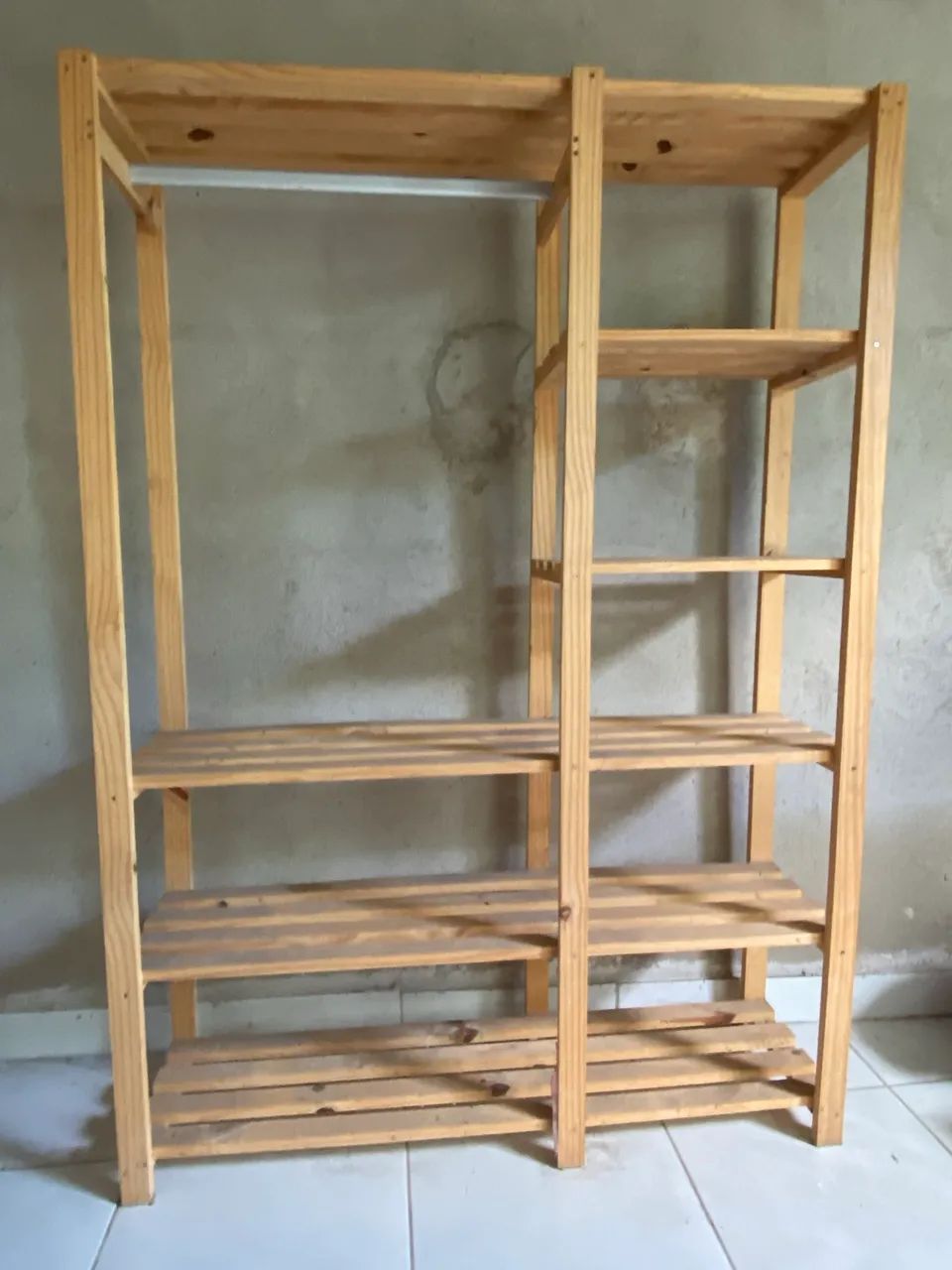 ? ARARA DUPLA DE CLOSET EM MADEIRA PINUS - SEMINOVA! ? - Foto 3