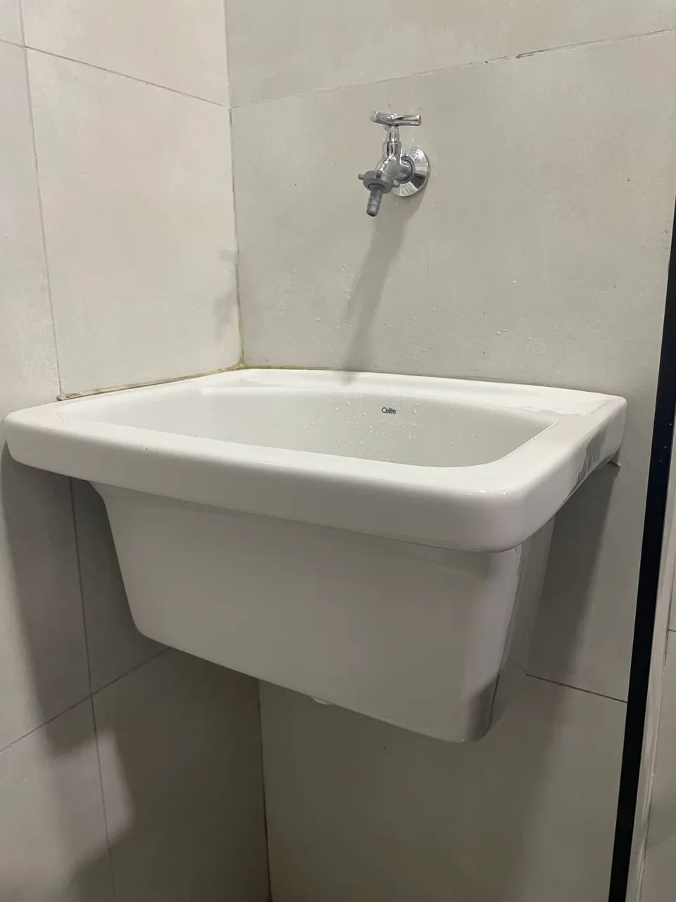 Pia cozinha e tanque lavanderia