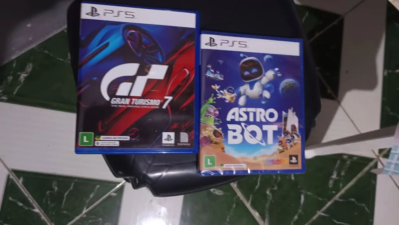 Vendo dois jogos novos  nunca usando 