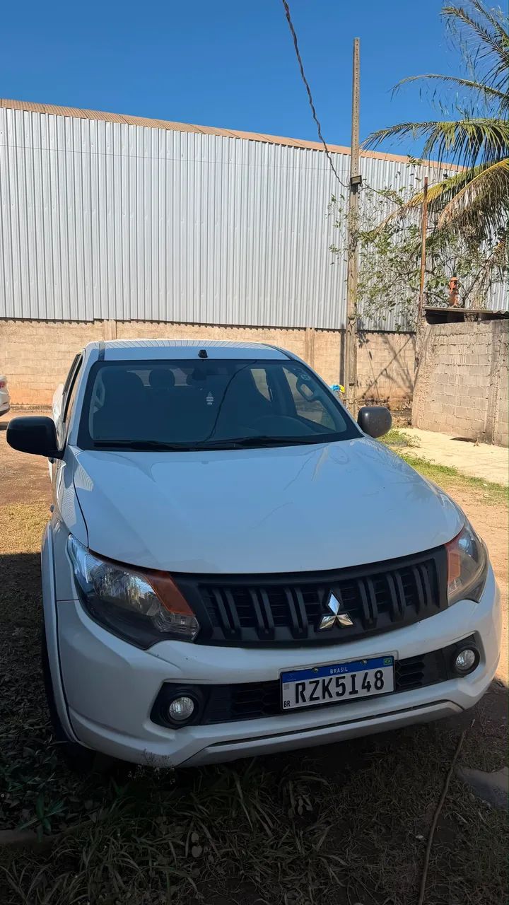 Mitsubishi L200 Triton Sport GL 2.4 Diesel 2023 2023