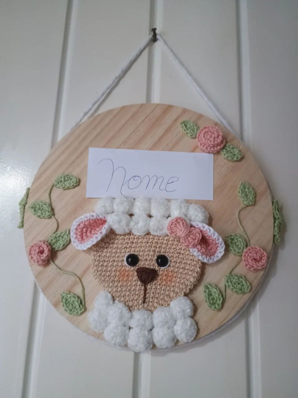 Porta maternidade de ovelhinha em amigurumi  - Foto 3
