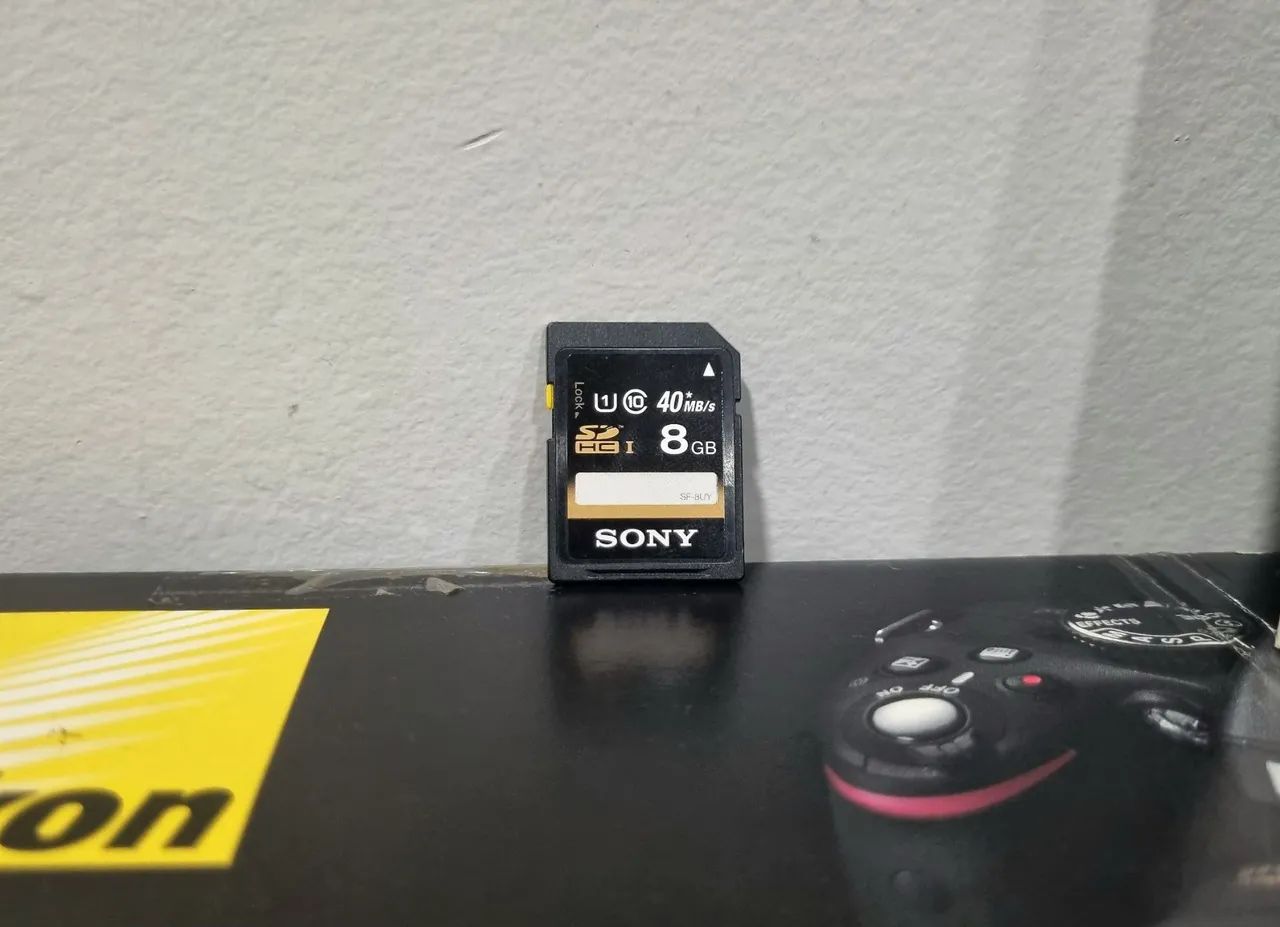 Nikon D5100 com lente 18-55mm e acessórios  - Foto 5