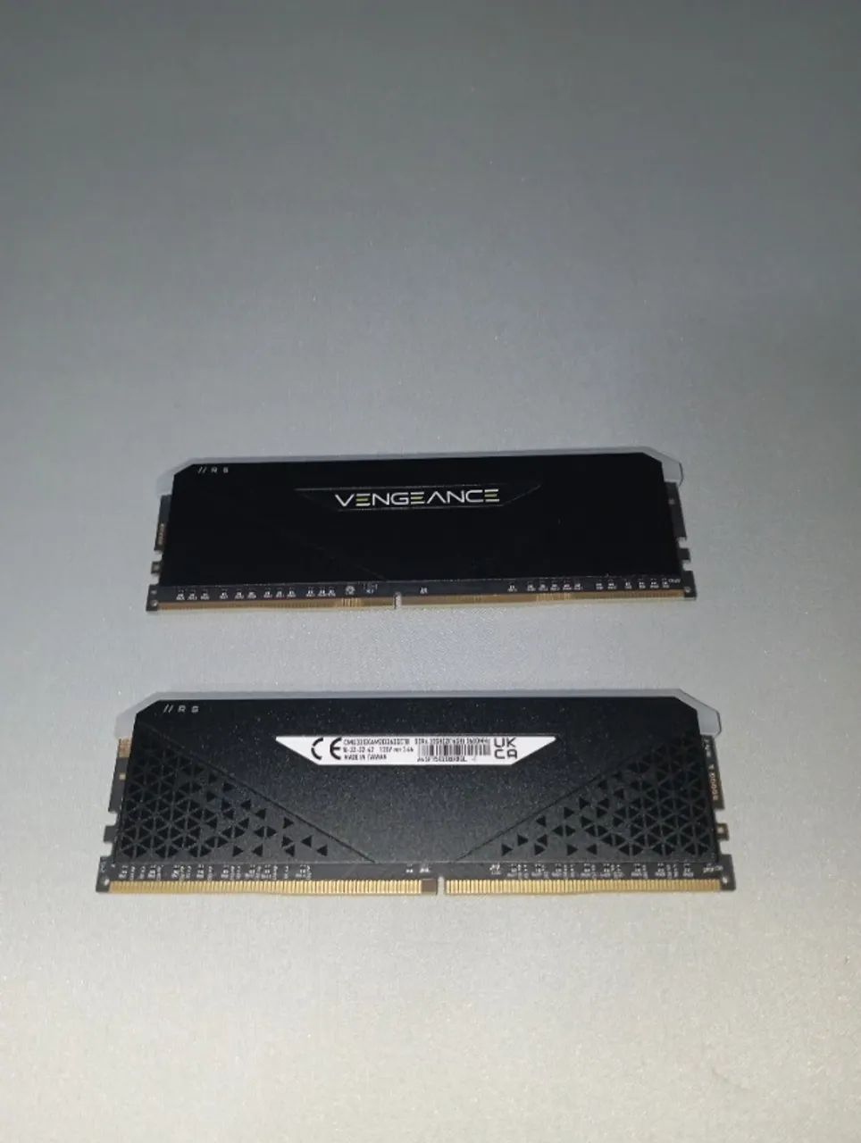 (USADA) 32GB Memória DDR4 Corsair Vengeance RGB RT 3600MHz 2X16GB