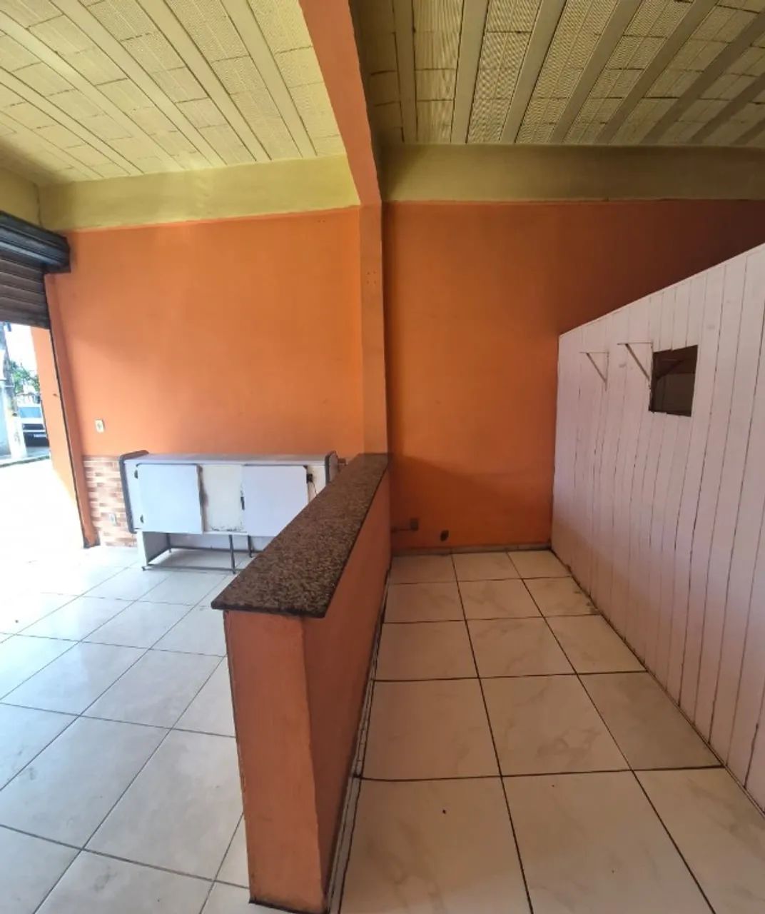 Loja comercial para aluguel com banheiro e área de apoio - Foto 2