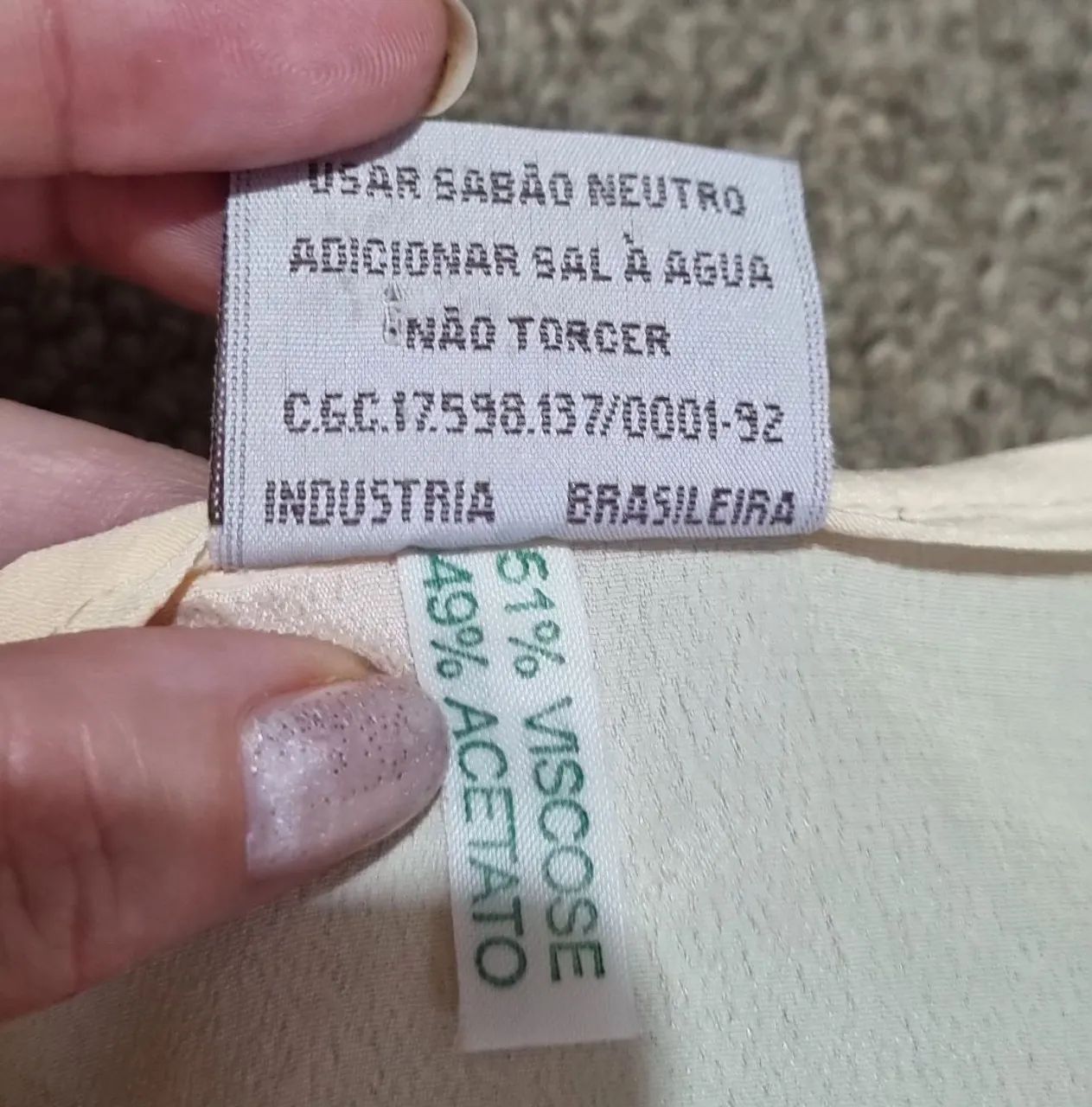 Camisa alongada GG 48 busto 60cm compr total 85cm tem transparência - Foto 4