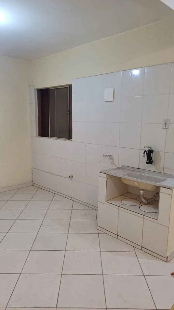 Alugo apt  Pqueno 2 quartos QS 122 Samambaia. Prédio comercial.   - Foto 5
