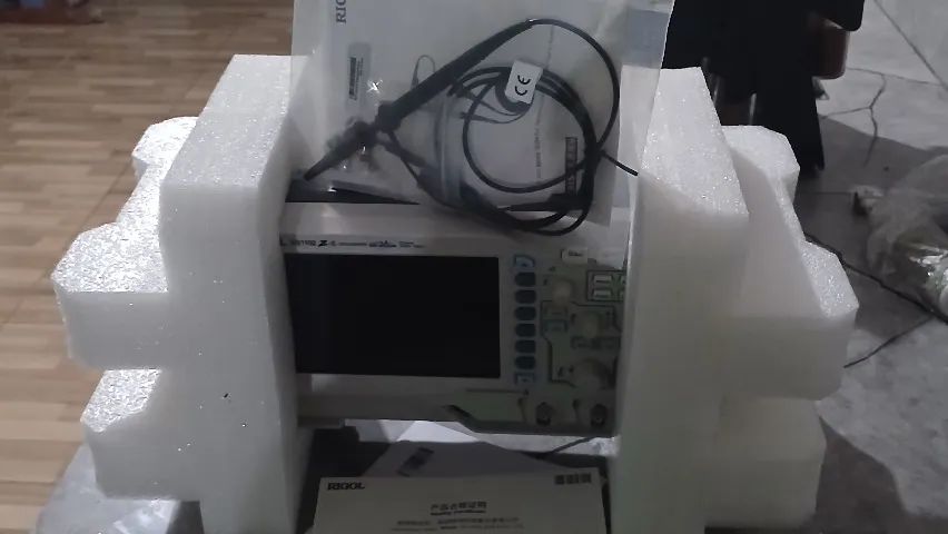 Osciloscópio Digital Rigol 100mhz 2 Canais Ds1102z-e - Foto 5