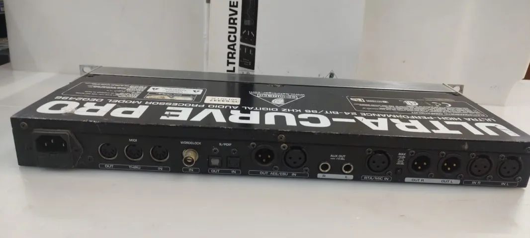PROCESSADOR BEHRINGER DEQ2496 usado em ótimo estado com manuais