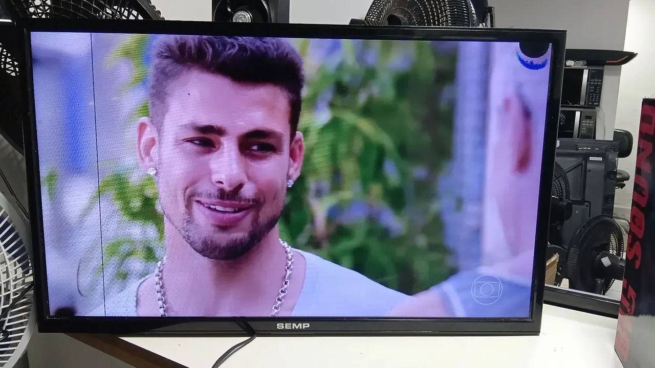 Tv 29 semp smart com. Defeitinho na tela - Foto 2