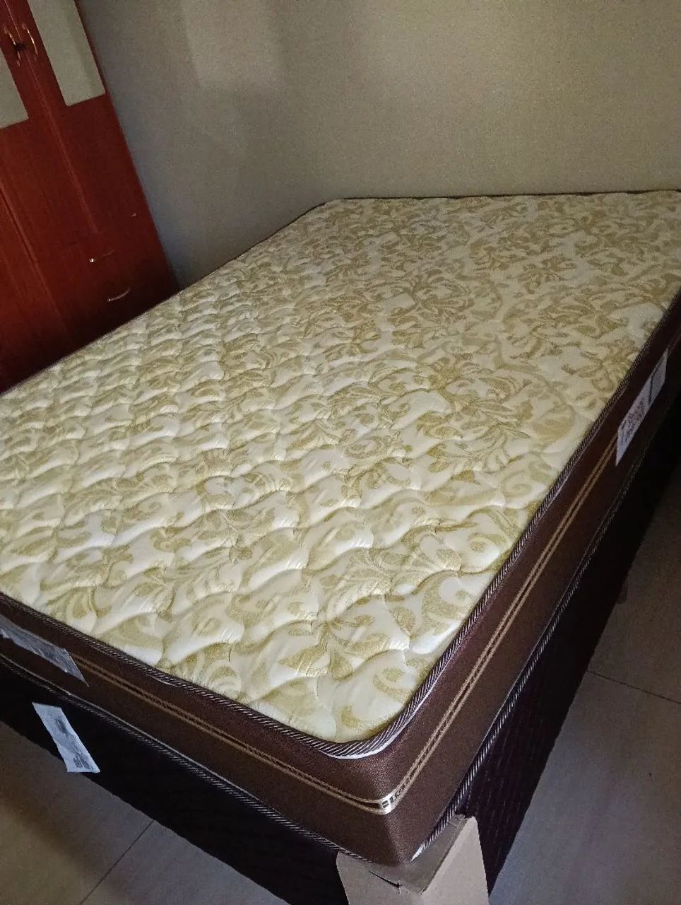 Cama casal com colchão e Box nova. Motivo da venda: mudança de cidade - Foto 4