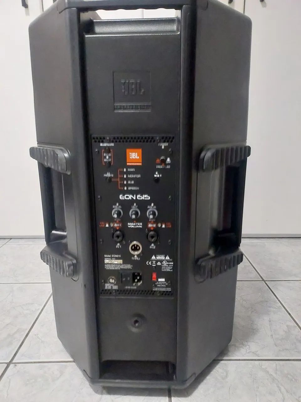 Caixa ativa JBL Eon 615 - Foto 2