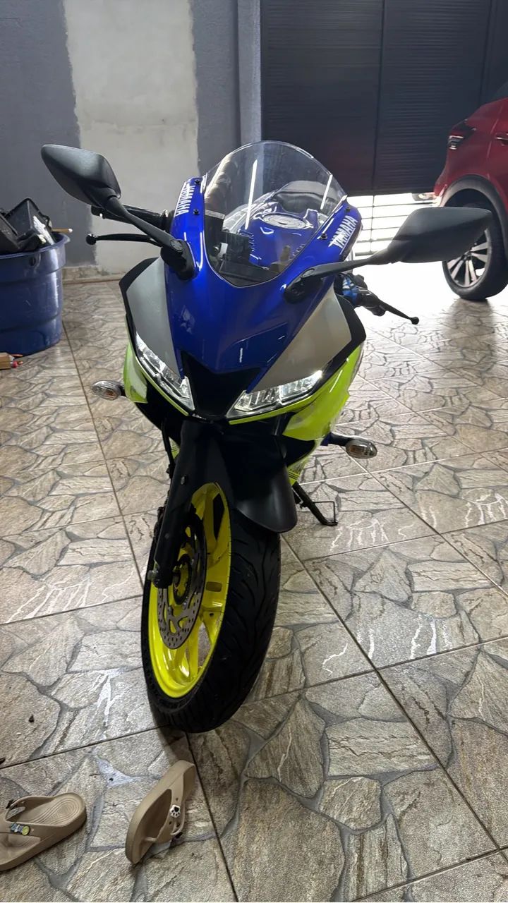 R15 yamaha 