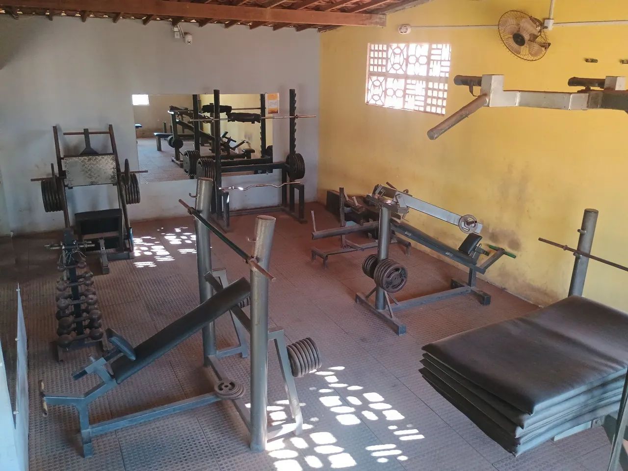 Equipamentos para academia completa (NÃO VENDO SEPARADAMENTE) - Foto 2