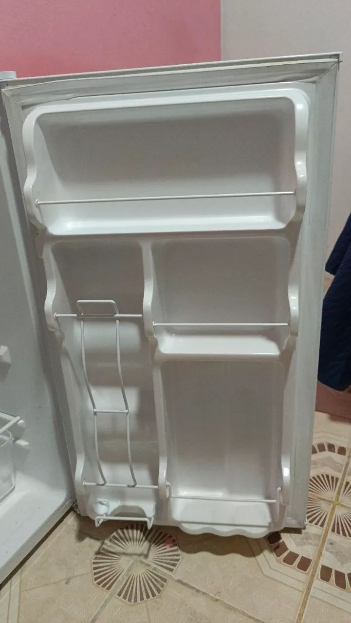 Frigobar Midea Branco 93L - Foto 5