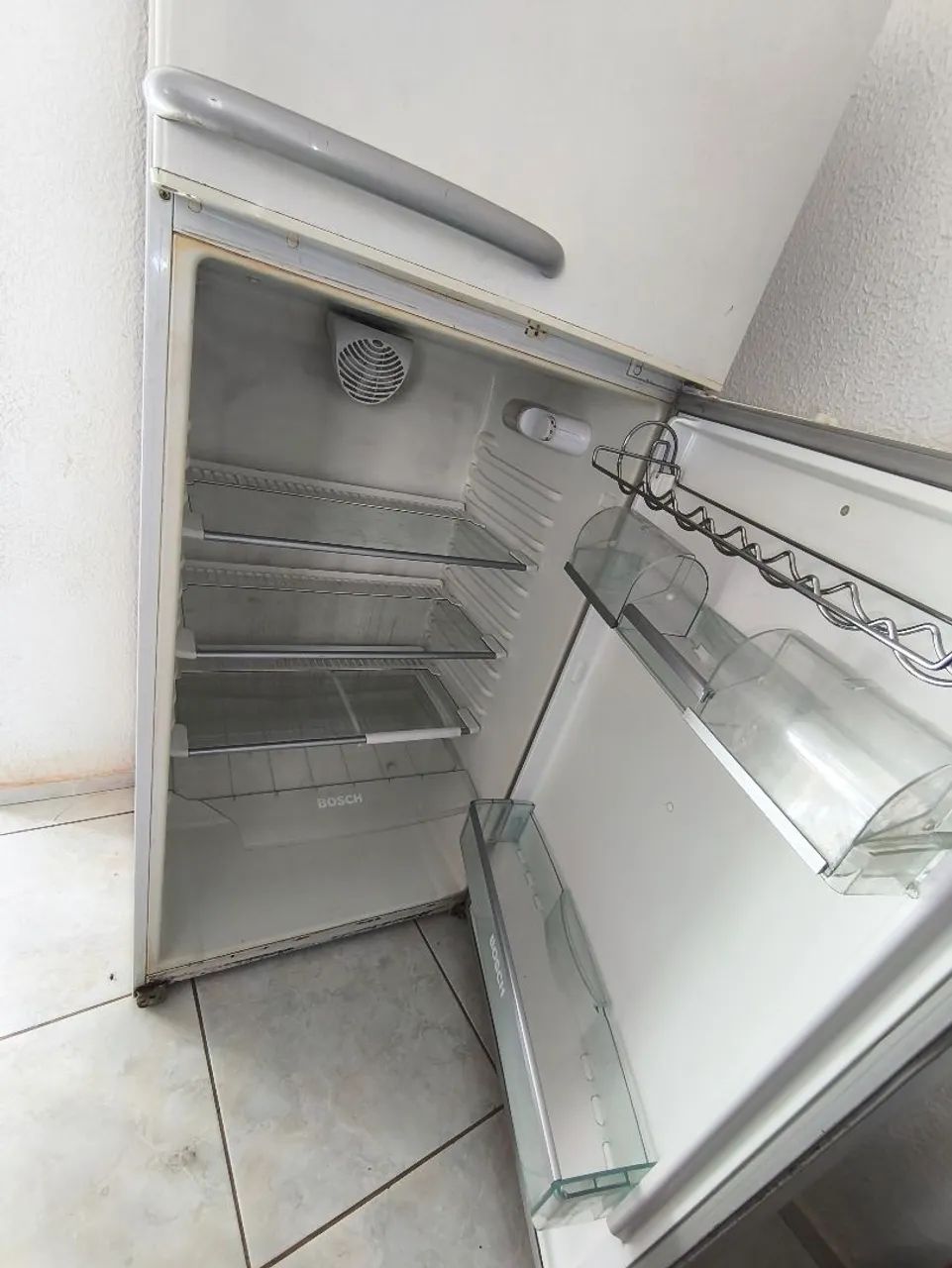 Geladeira Bosch Duplex - motor queimado. - Foto 2