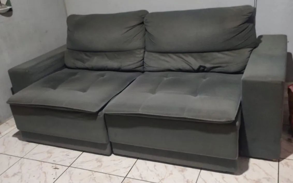Vendo sofá retrátil e reclinável 453011734423808000