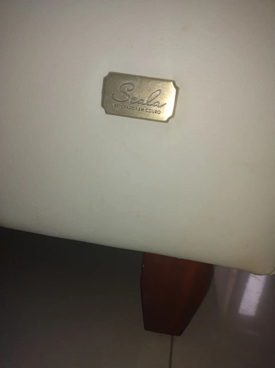 VENDO SOFÁ DE COURO LEGÍTIMO  - Foto 5