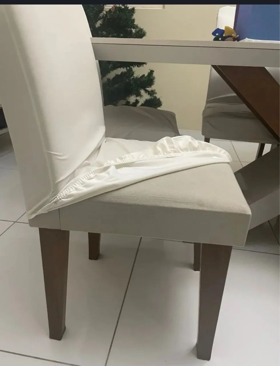 Mesa com 4 cadeiras  - Foto 2