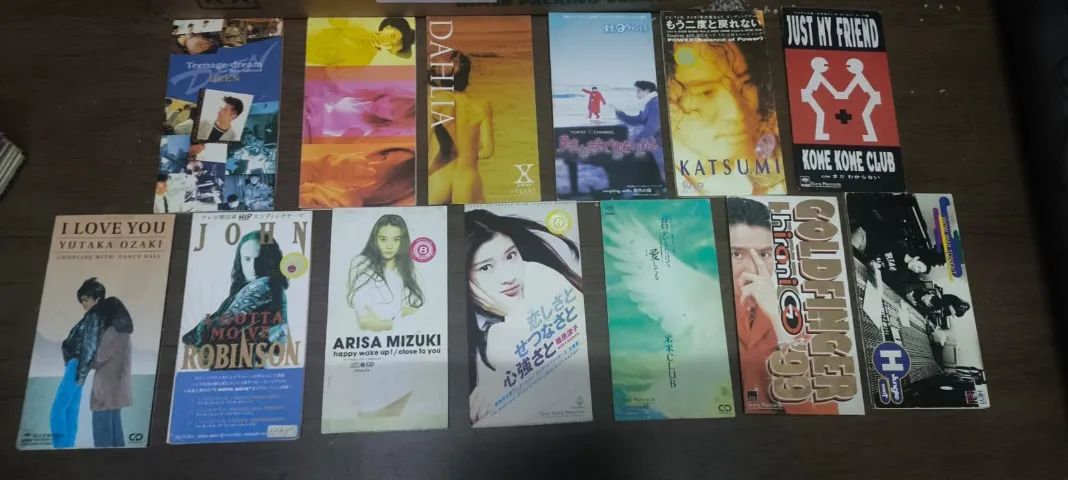 itens de colecionador - 70 mini Disc Singles Japoneses