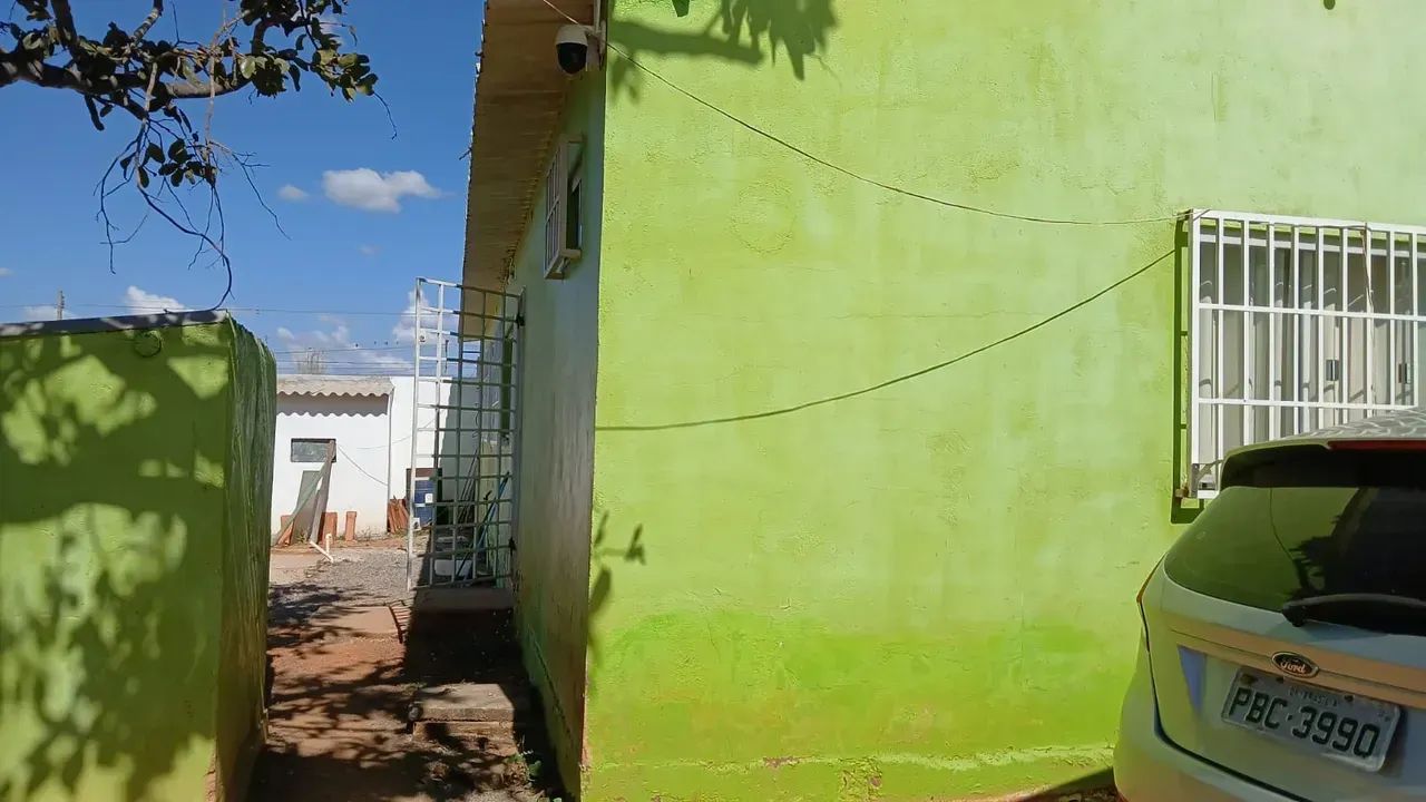 Casa para venda com 150 metros quadrados com 4 quartos - Foto 2